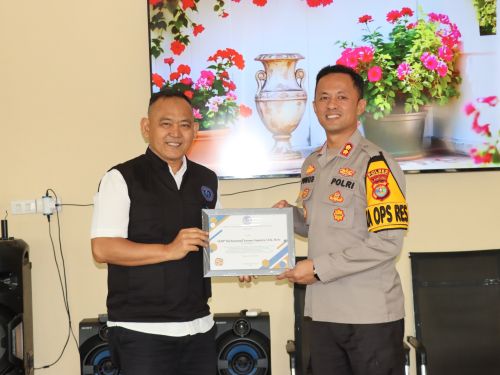 Komitmen Tangani Kekerasan Anak, Polres Pringsewu Terima Penghargaan Komnas Perlindungan Anak