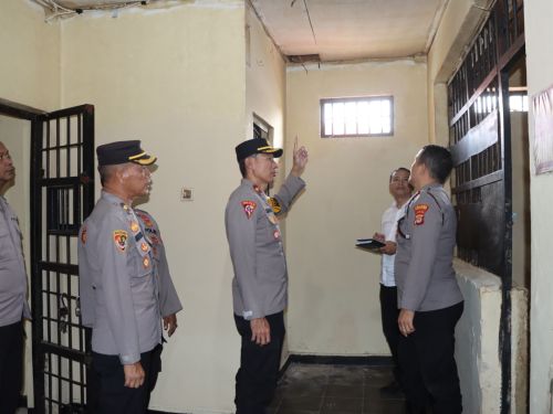 Wakapolres Pringsewu Sidak Rutan Polsek Jajaran, Pastikan Keamanan, SOP dan Hak Tahanan