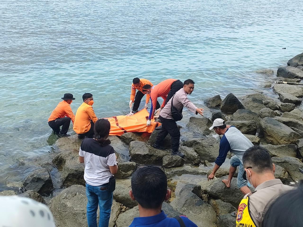 Polisi Selidiki Penemuan Mayat Pria Tanpa Identitas di Pantai Desa Canti, Lampung Selatan